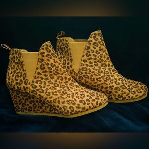 Dunes Zoey Wedge Bootie, Vegan Suede, Slip-On Design, Memory Foam, 12W